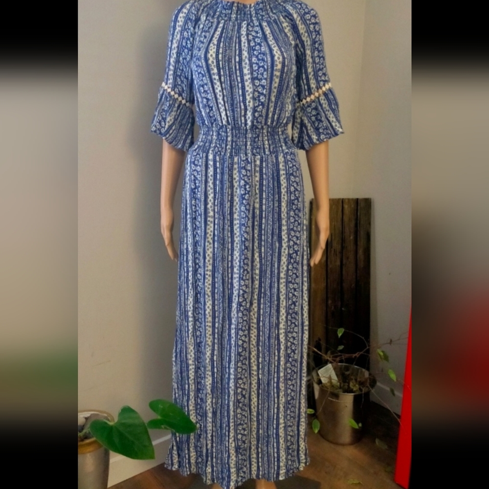 Anthropologie Potter's Pot maxi dress Blue Cream Half Sleeves Light Flor…